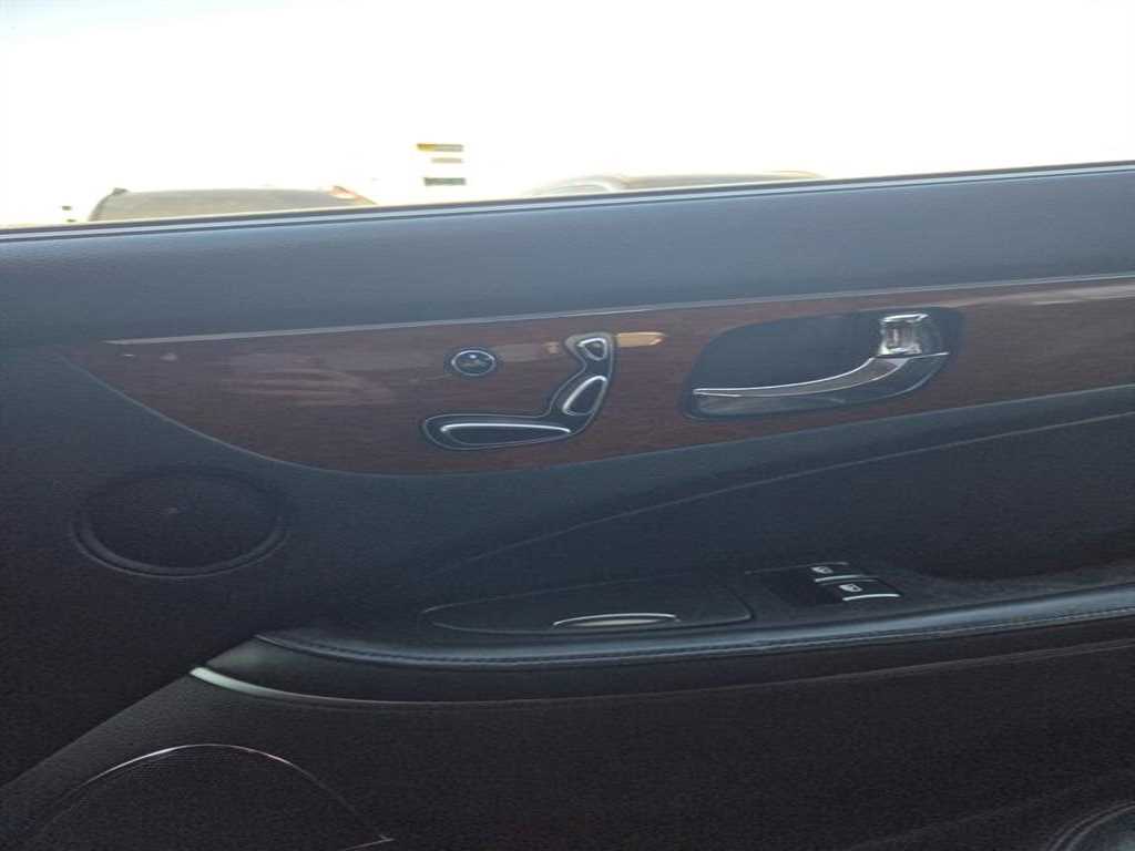 HYUNDAI Equus - Vista 12