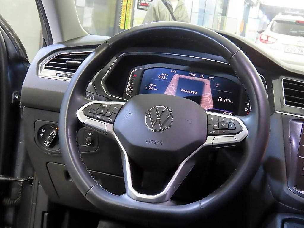 Volkswagen Tiguan - Vista 8
