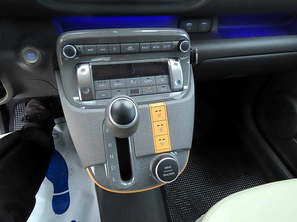 HYUNDAI Casper - Vista 10