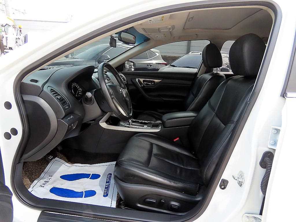 Nissan Altima - Vista 5
