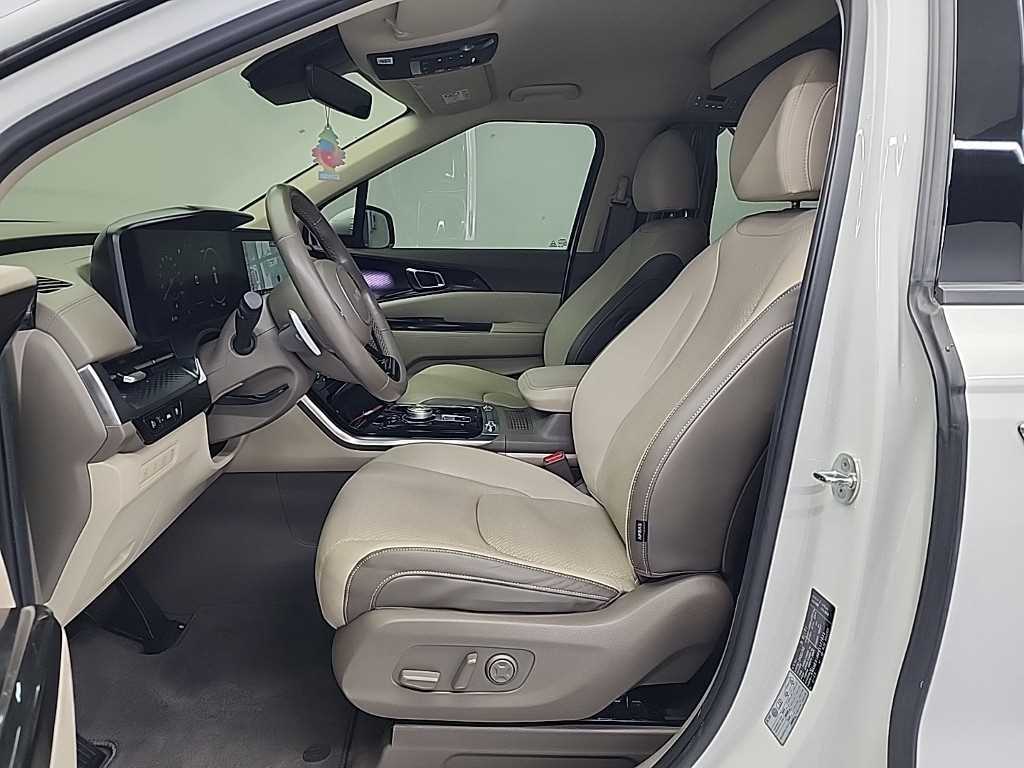 KIA Carnival - Vista 11