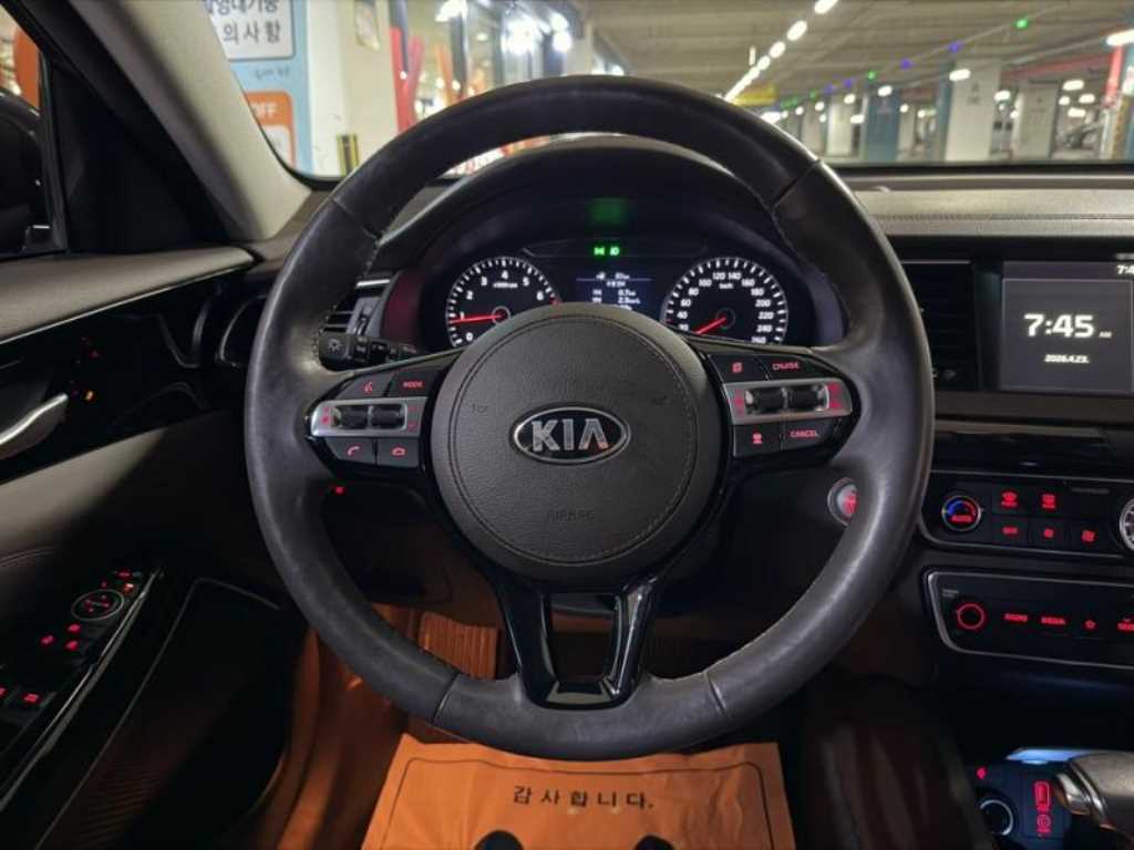 KIA K7 - Vista 8