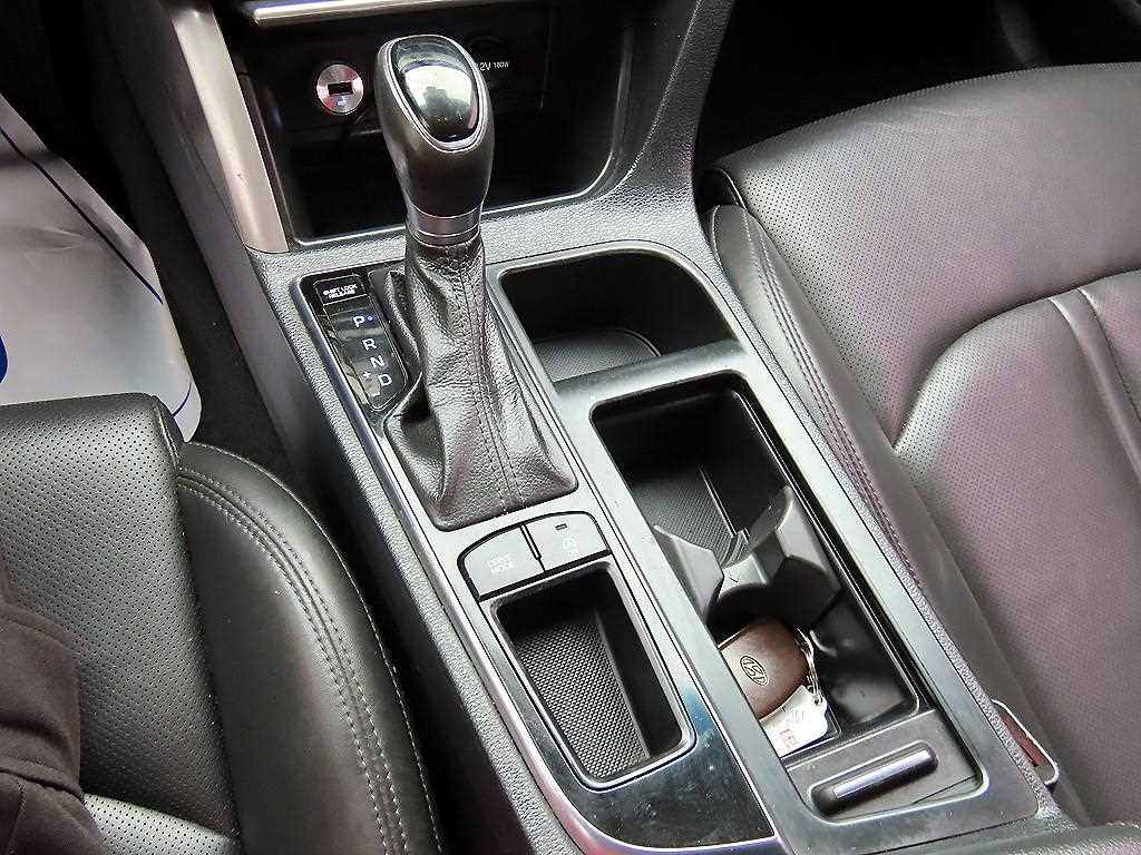 HYUNDAI Sonata - Vista 10