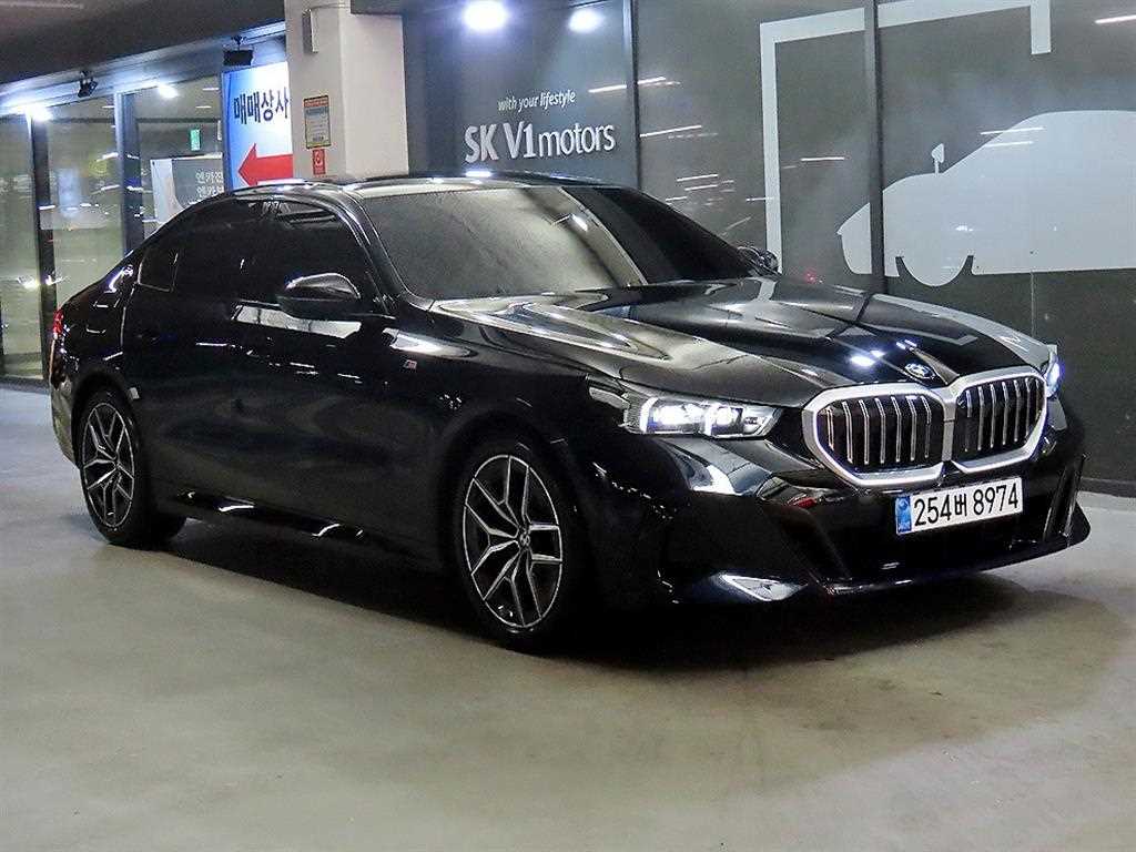 BMW 5 Series 2025 Negro - Importación desde Corea - HF Imports Iquique - Foto 1