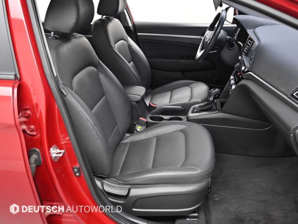 HYUNDAI Avante - Vista 10