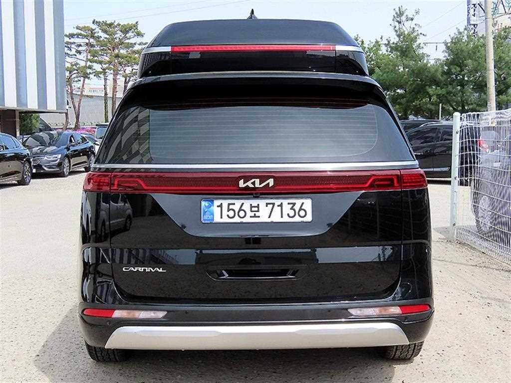 KIA Carnival - Vista 4