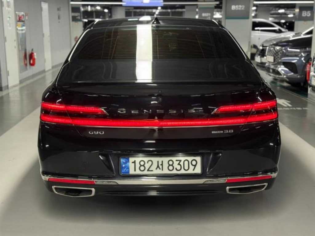 Genesis G90 - Vista 4