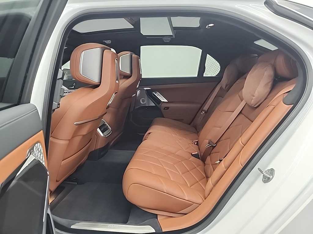 BMW 7 Series - Vista 12