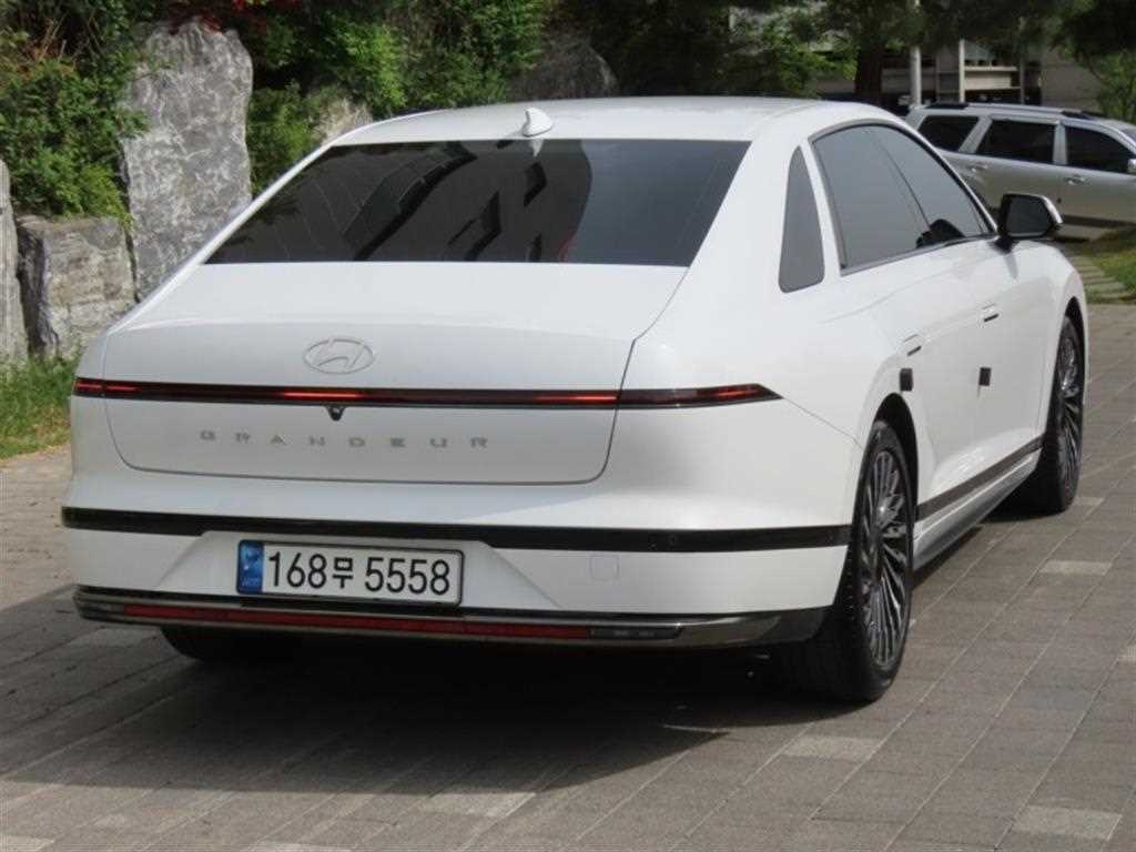 HYUNDAI Grandeur - Vista 3
