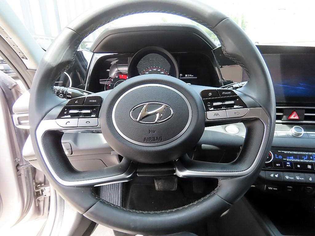 HYUNDAI Avante - Vista 8