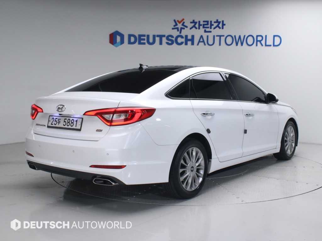 HYUNDAI Sonata - Vista 2