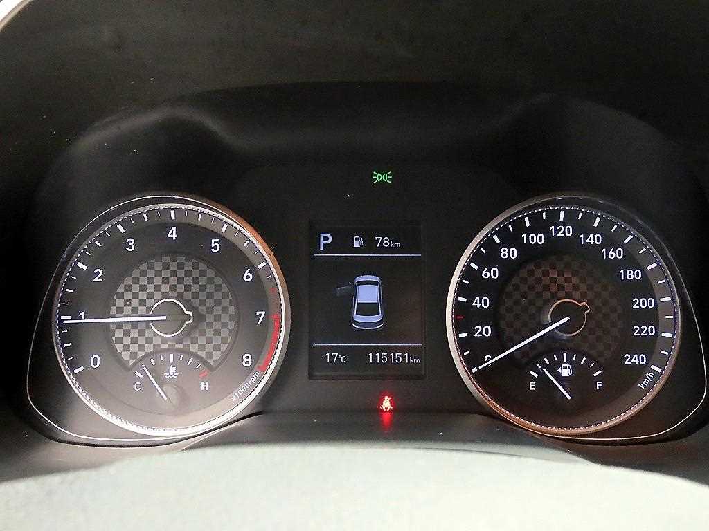 HYUNDAI Avante - Vista 8