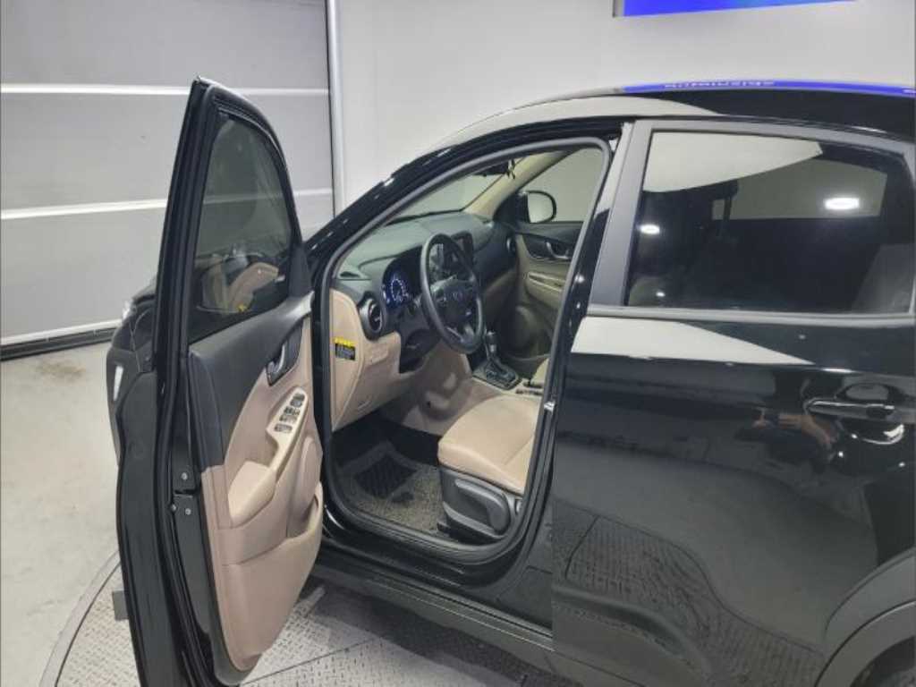HYUNDAI Kona - Vista 6