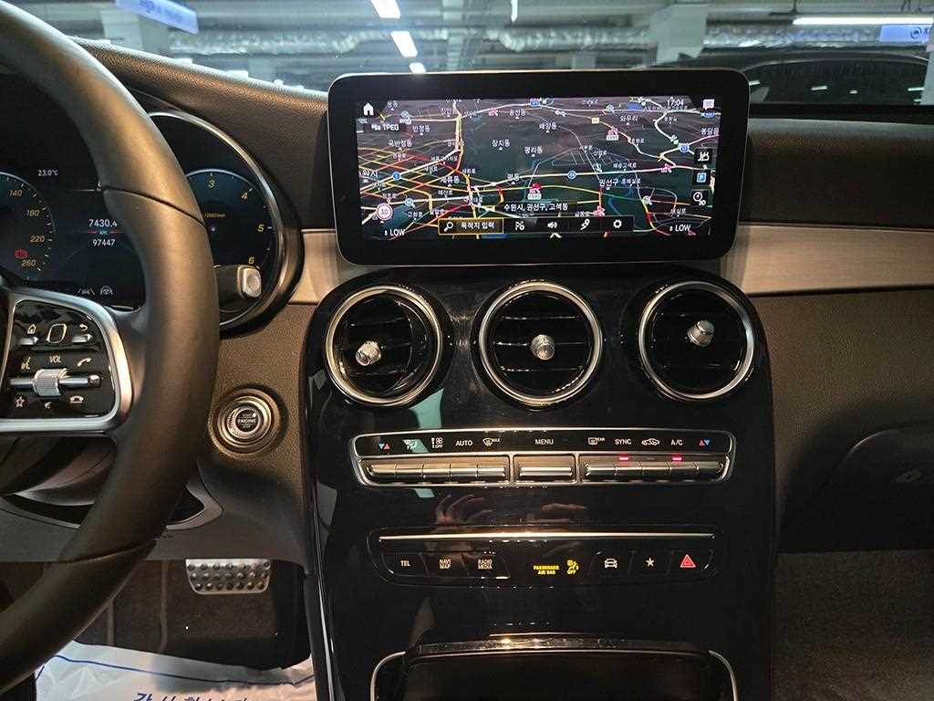 Mercedes Benz GLC Class - Vista 10