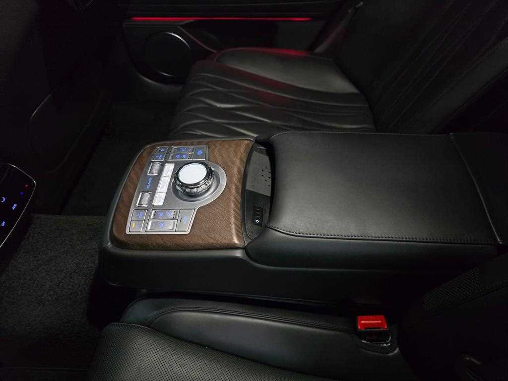 Genesis G80 - Vista 6