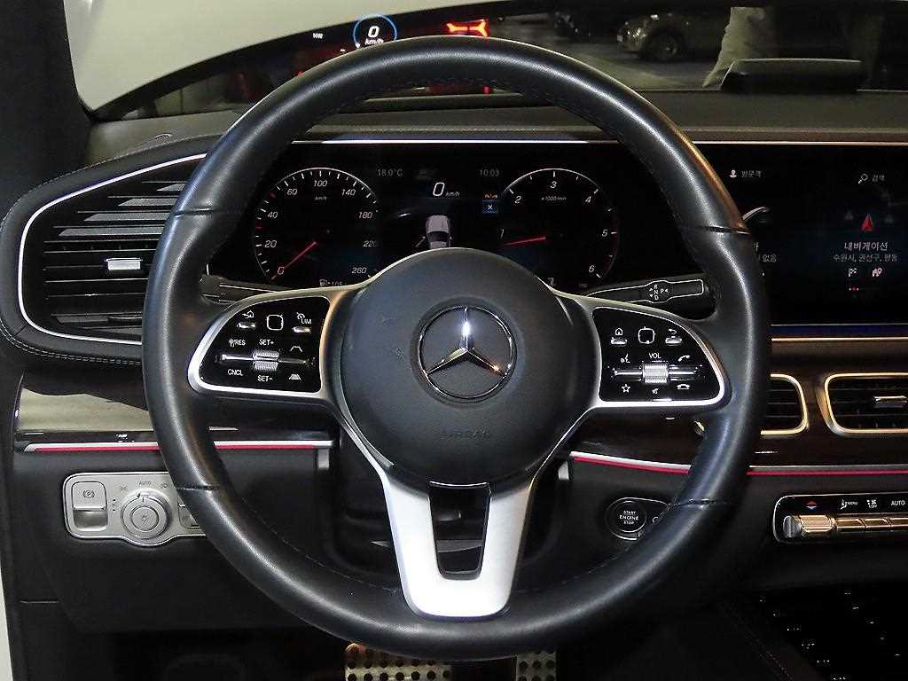 Mercedes Benz GLE Class - Vista 8