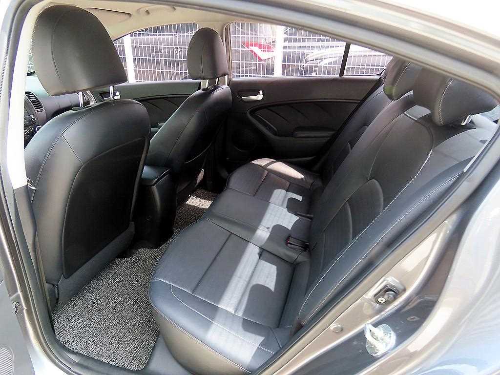 KIA K3 - Vista 6