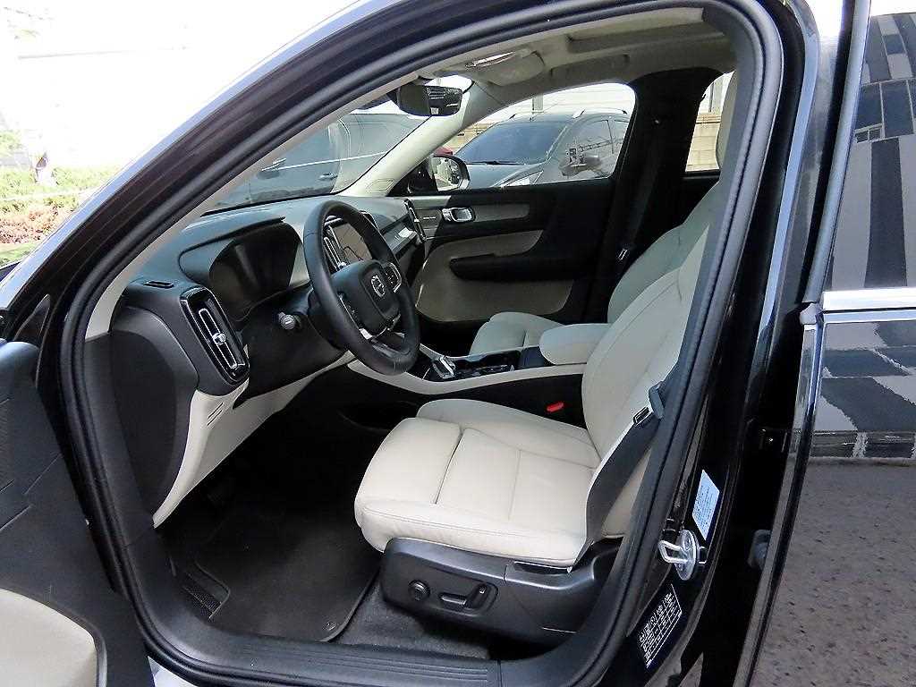 Volvo XC40 - Vista 5
