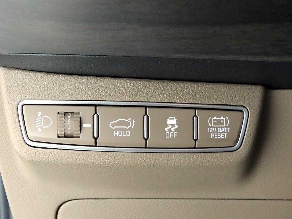 KIA K8 - Vista 12