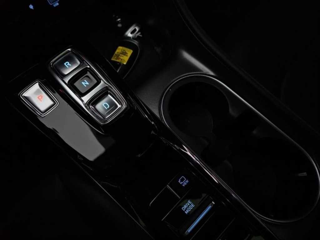 HYUNDAI Sonata - Vista 12