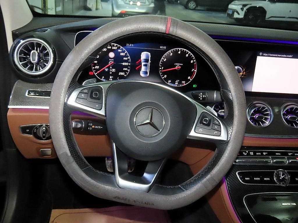 Mercedes Benz E class - Vista 8