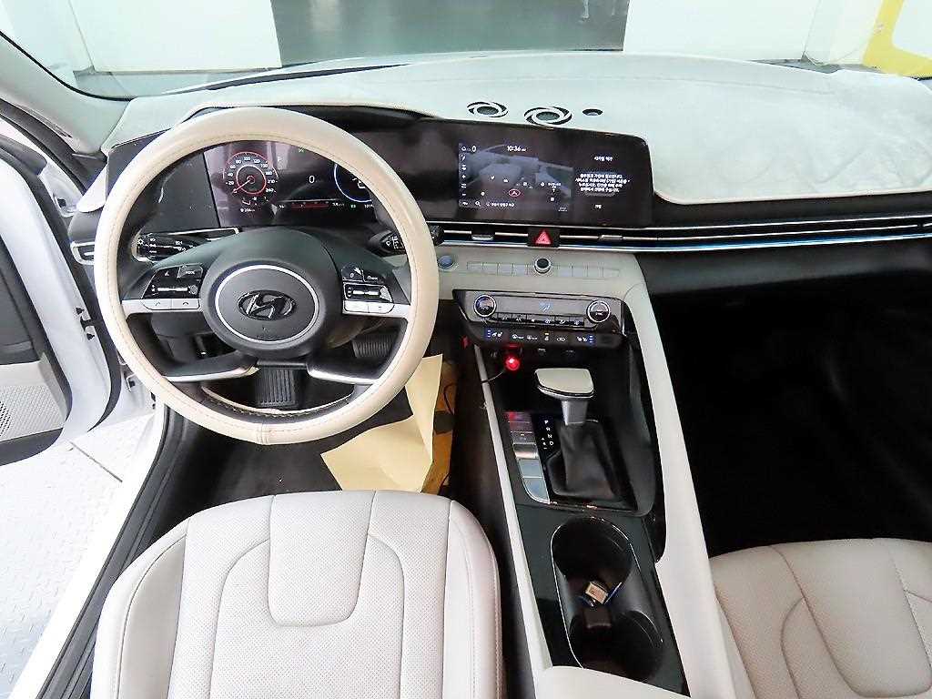 HYUNDAI Avante - Vista 7