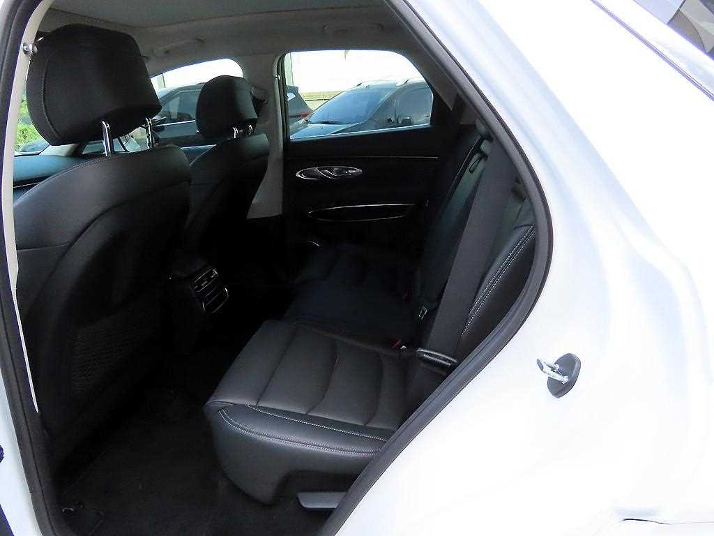 Genesis GV70 - Vista 6