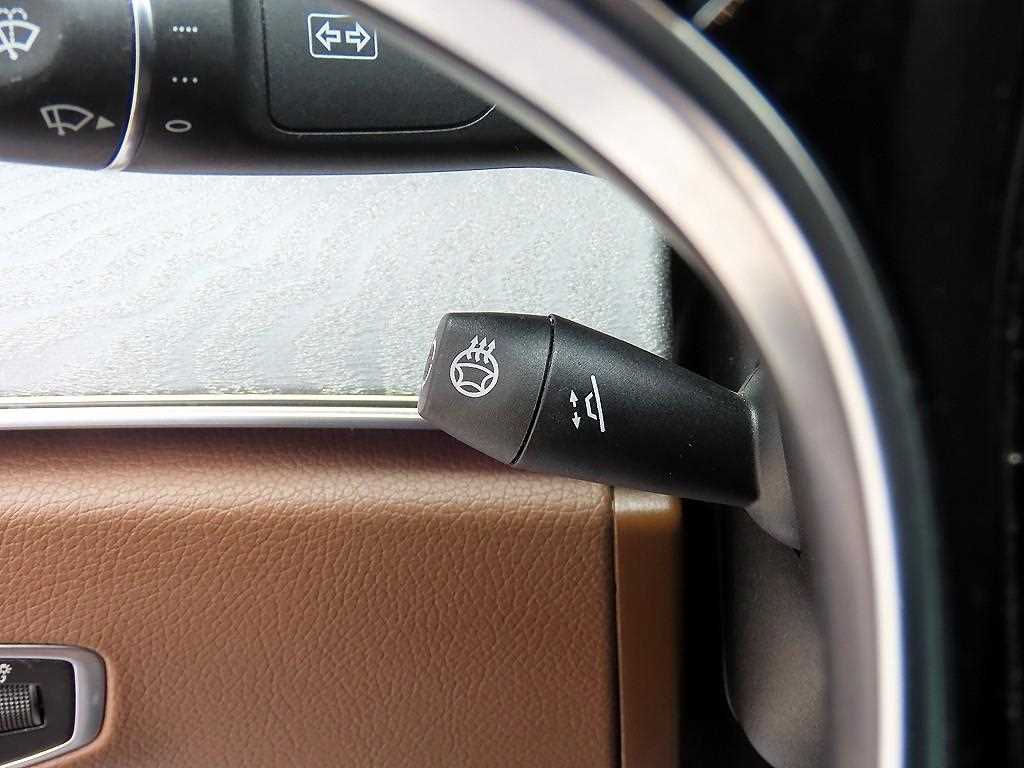 Mercedes Benz E class - Vista 12