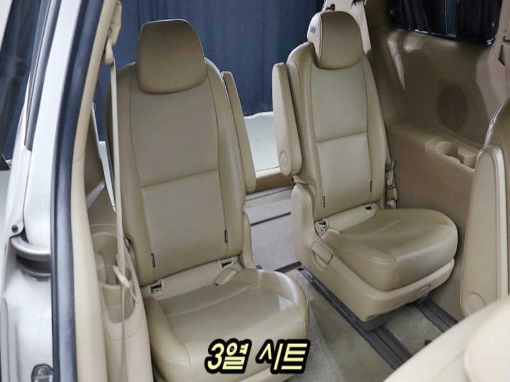 KIA Carnival - Vista 7