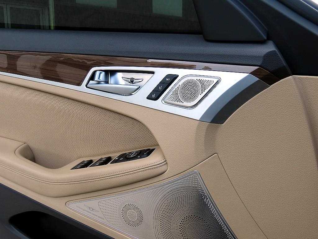 HYUNDAI Genesis - Vista 12