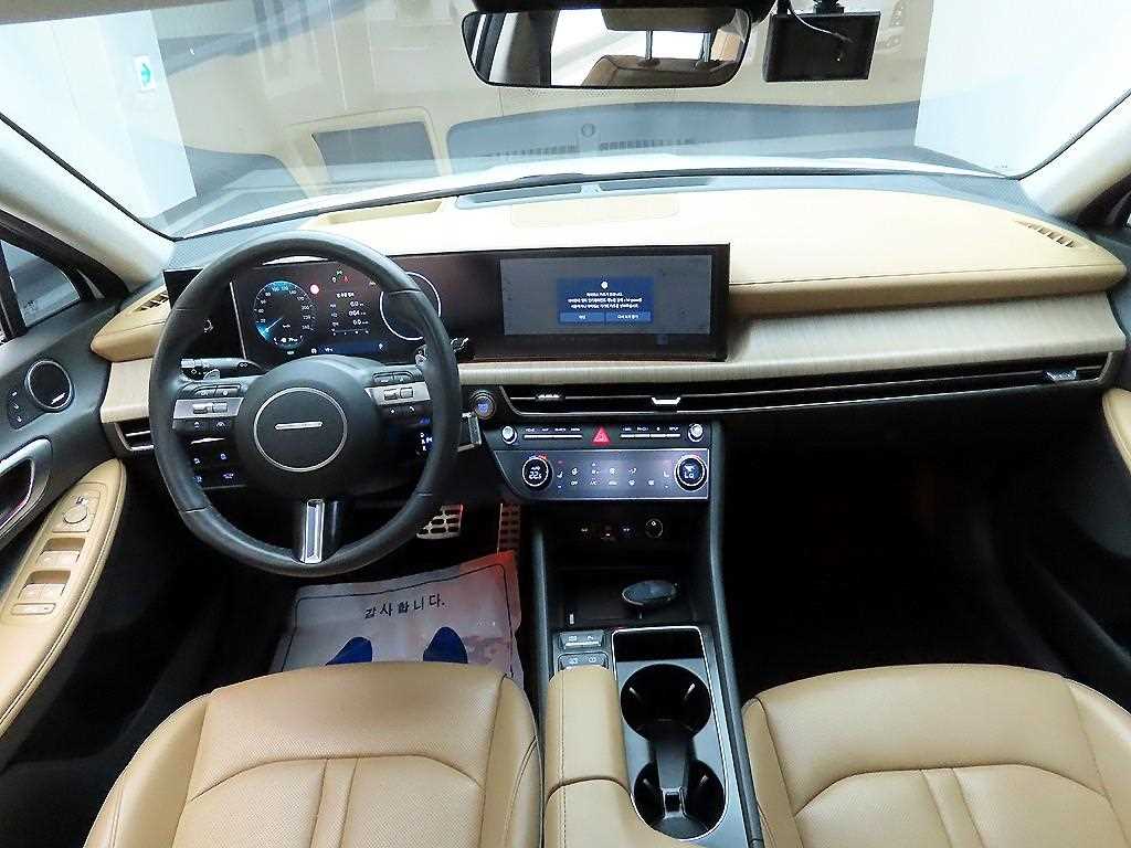 HYUNDAI Sonata - Vista 8