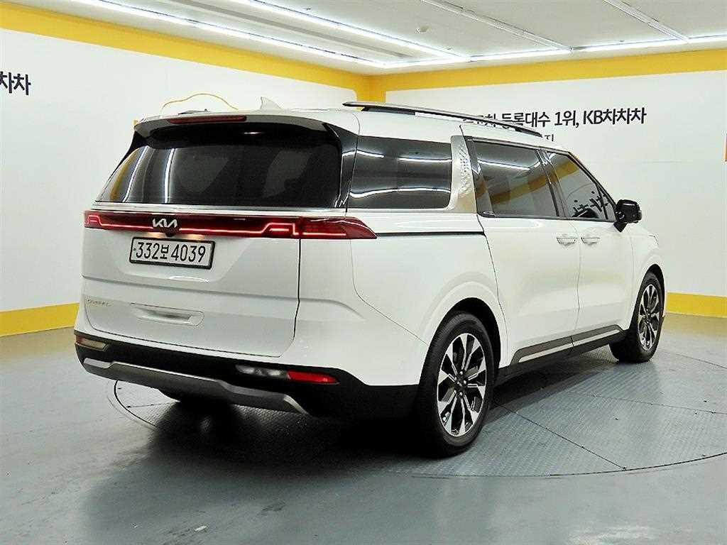 KIA Carnival - Vista 4