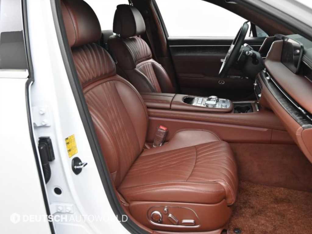 Genesis G90 - Vista 10
