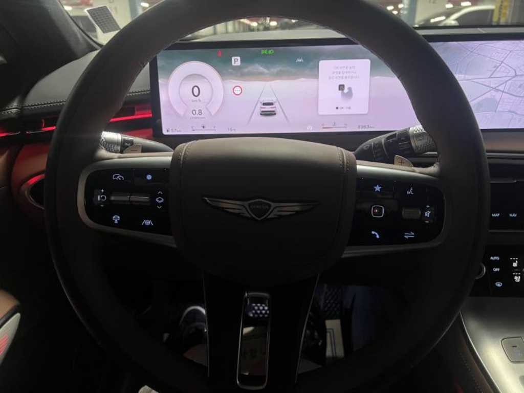 Genesis GV70 - Vista 9