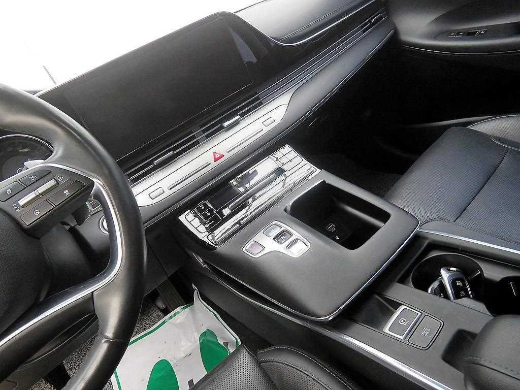 HYUNDAI Grandeur - Vista 11