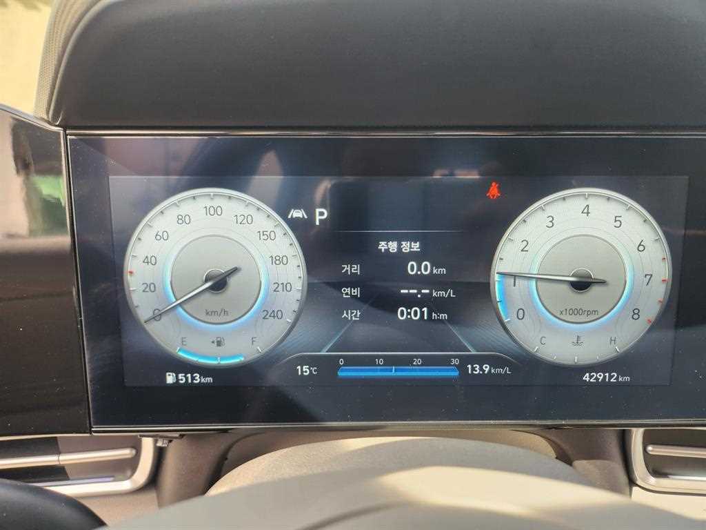 HYUNDAI Avante - Vista 10