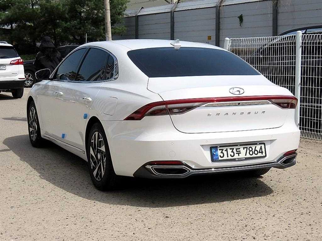 HYUNDAI Grandeur - Vista 3