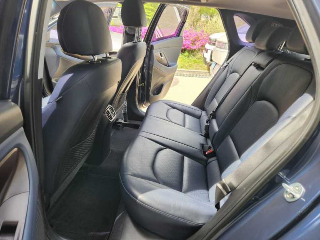 HYUNDAI i30 - Vista 10
