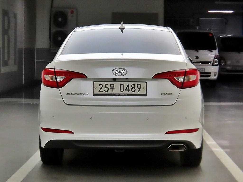 HYUNDAI Sonata - Vista 3