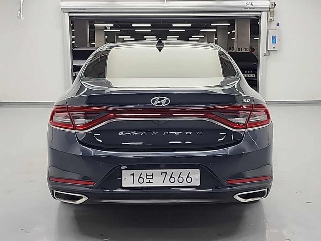 HYUNDAI Grandeur - Vista 3