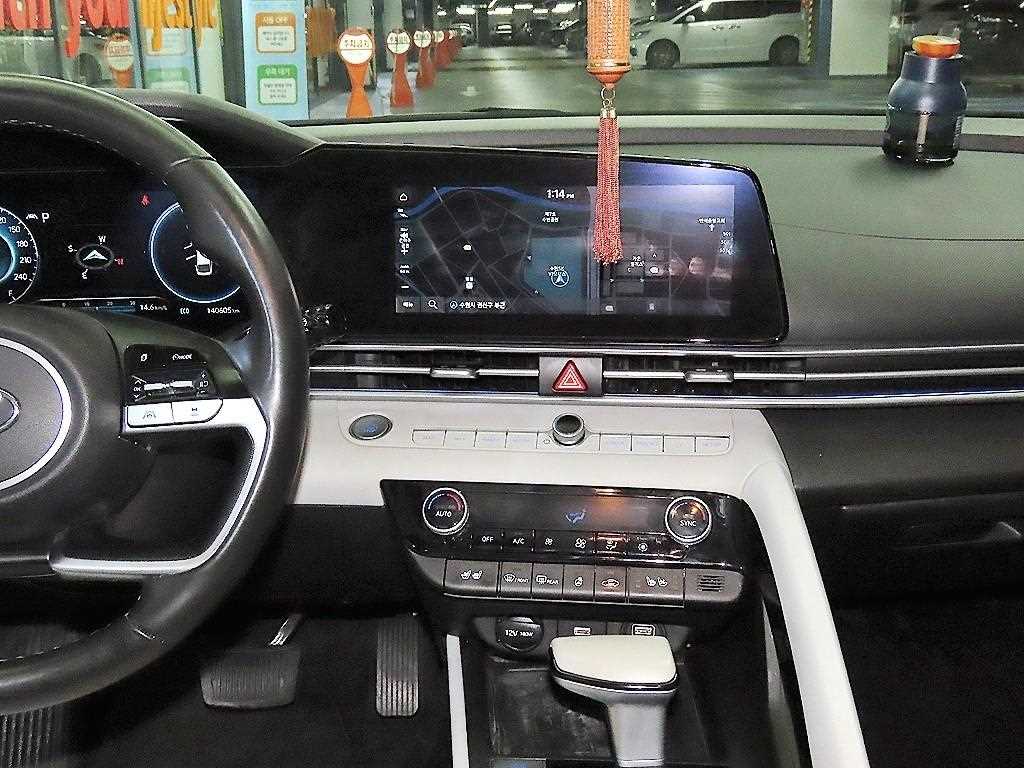 HYUNDAI Avante - Vista 11