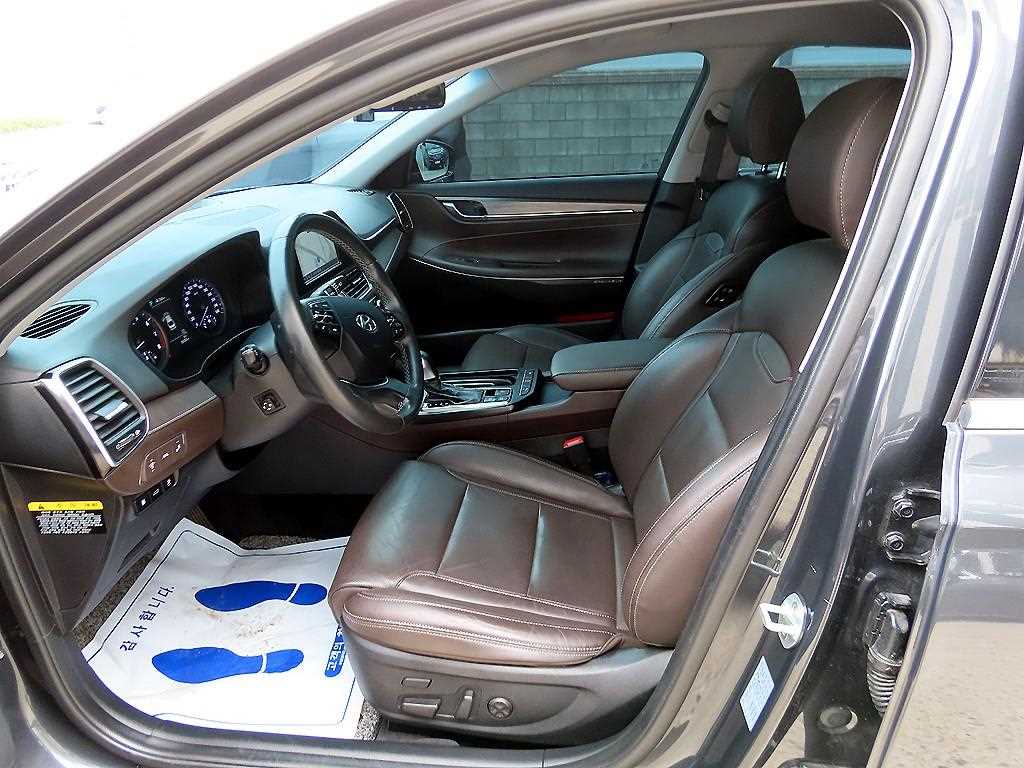 HYUNDAI Grandeur - Vista 5