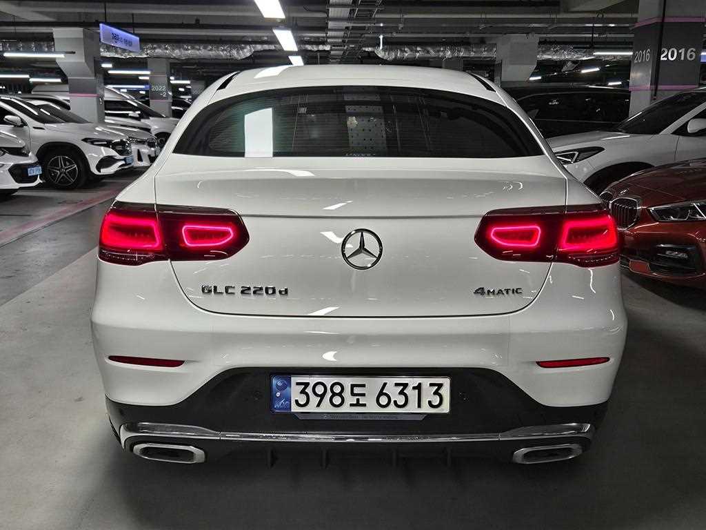 Mercedes Benz GLC Class - Vista 4