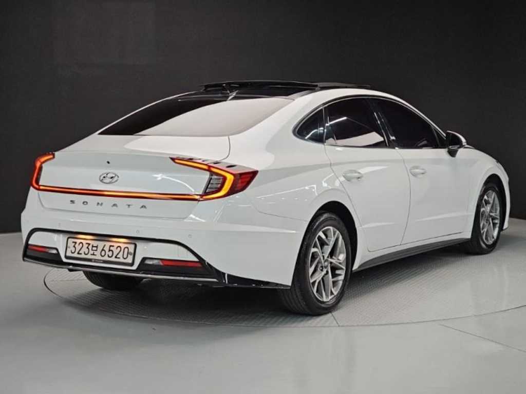 HYUNDAI Sonata - Vista 3