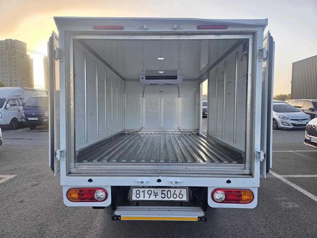 Small Truck Freezer Box(Low Deck) - Vista 5