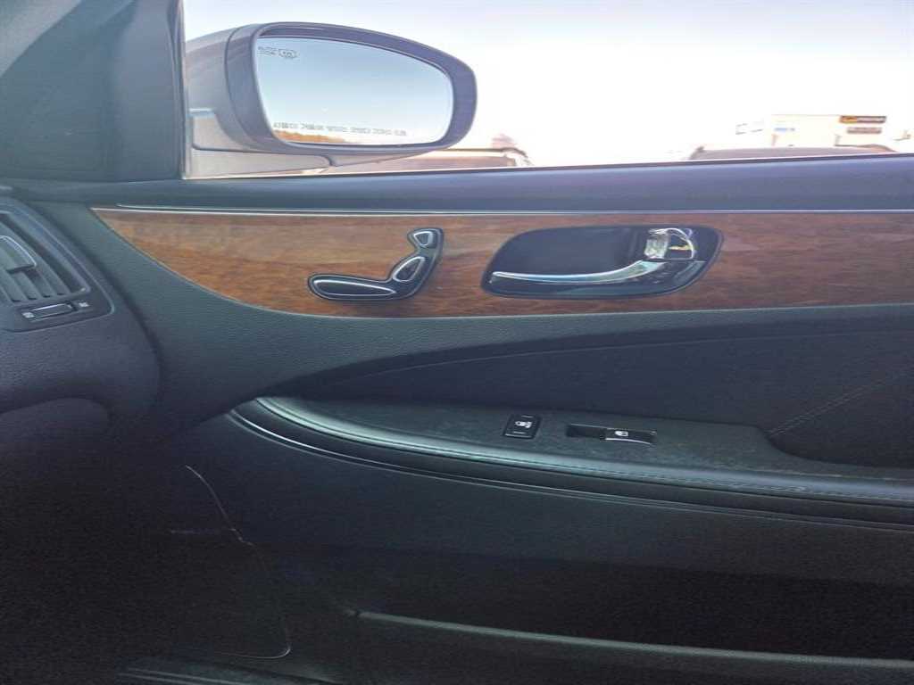 HYUNDAI Equus - Vista 11