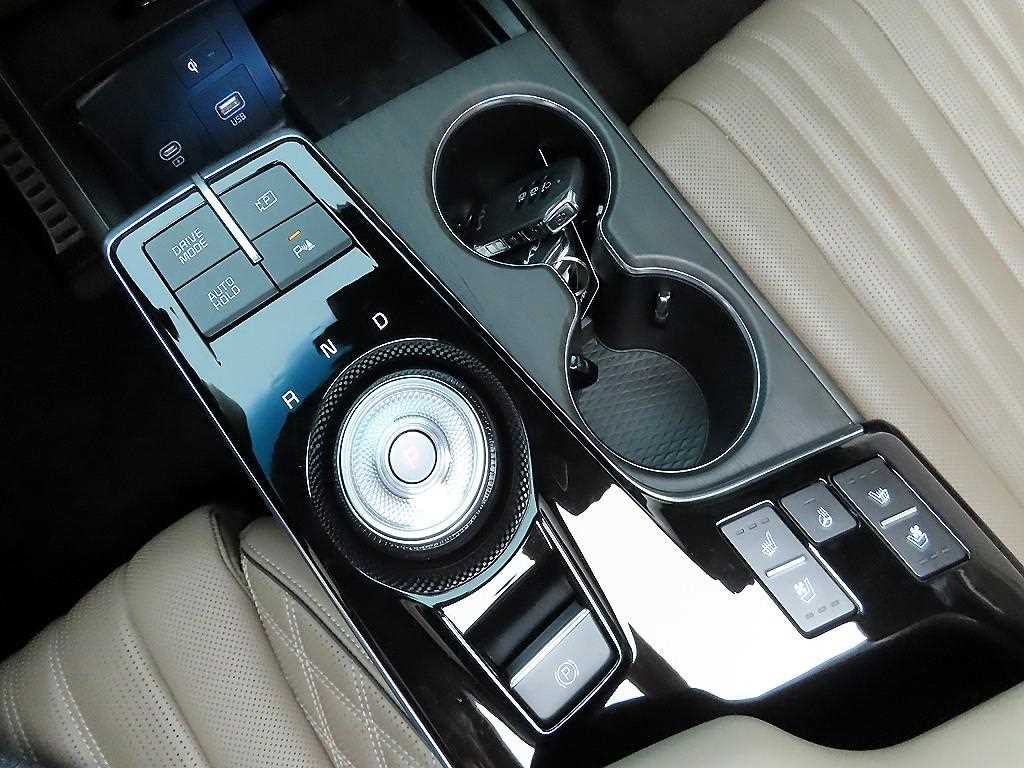 KIA K8 - Vista 10