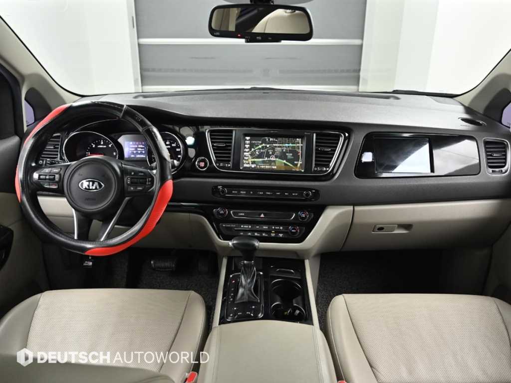 KIA Carnival - Vista 7