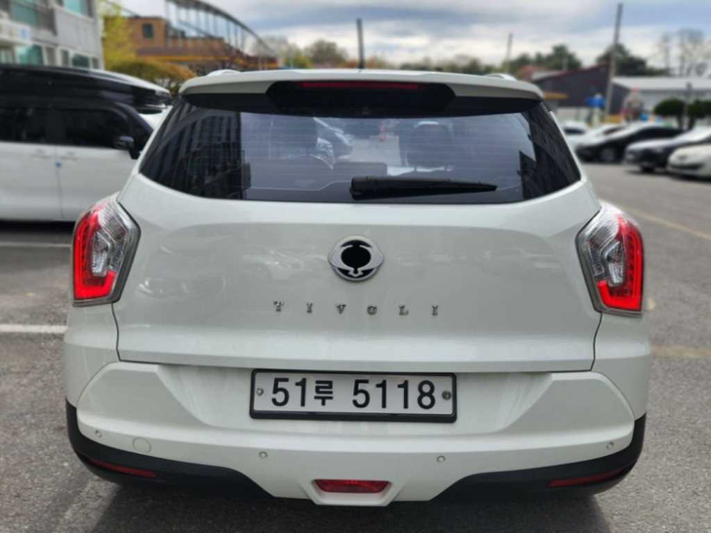 Ssangyong Tivoli - Vista 2