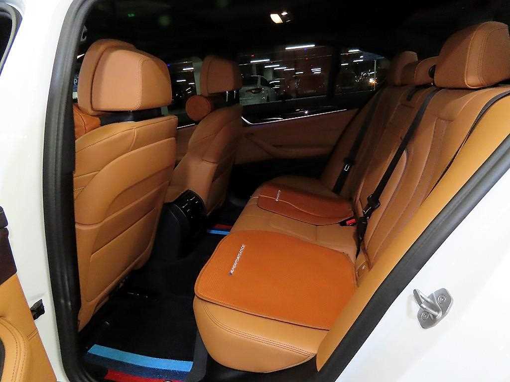 BMW 5 Series - Vista 7